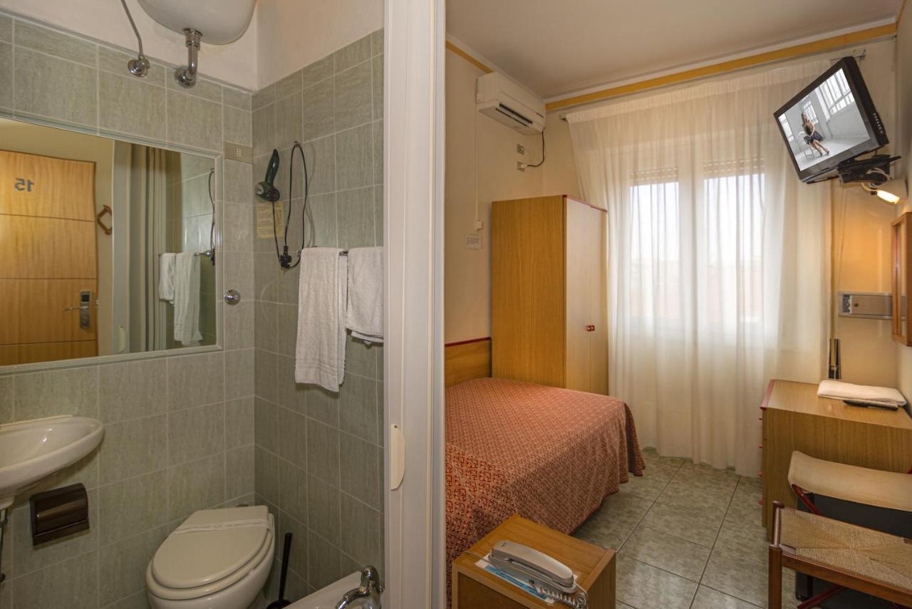 Hotel Dolly Viareggio Exteriér fotografie