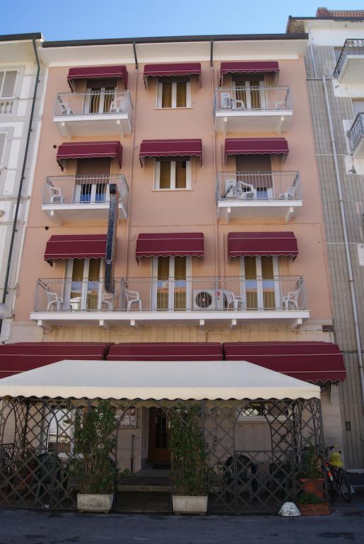 Hotel Dolly Viareggio Exteriér fotografie