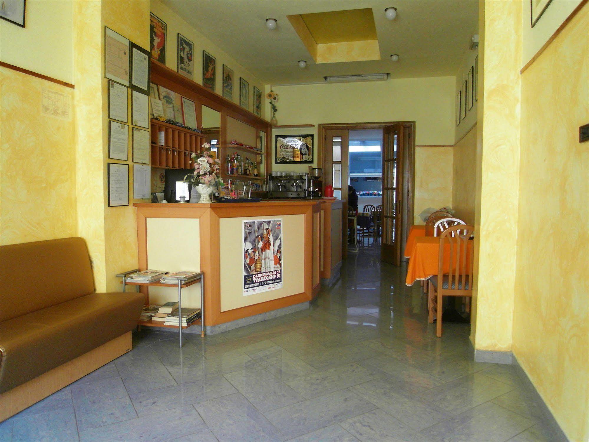 Hotel Dolly Viareggio Exteriér fotografie