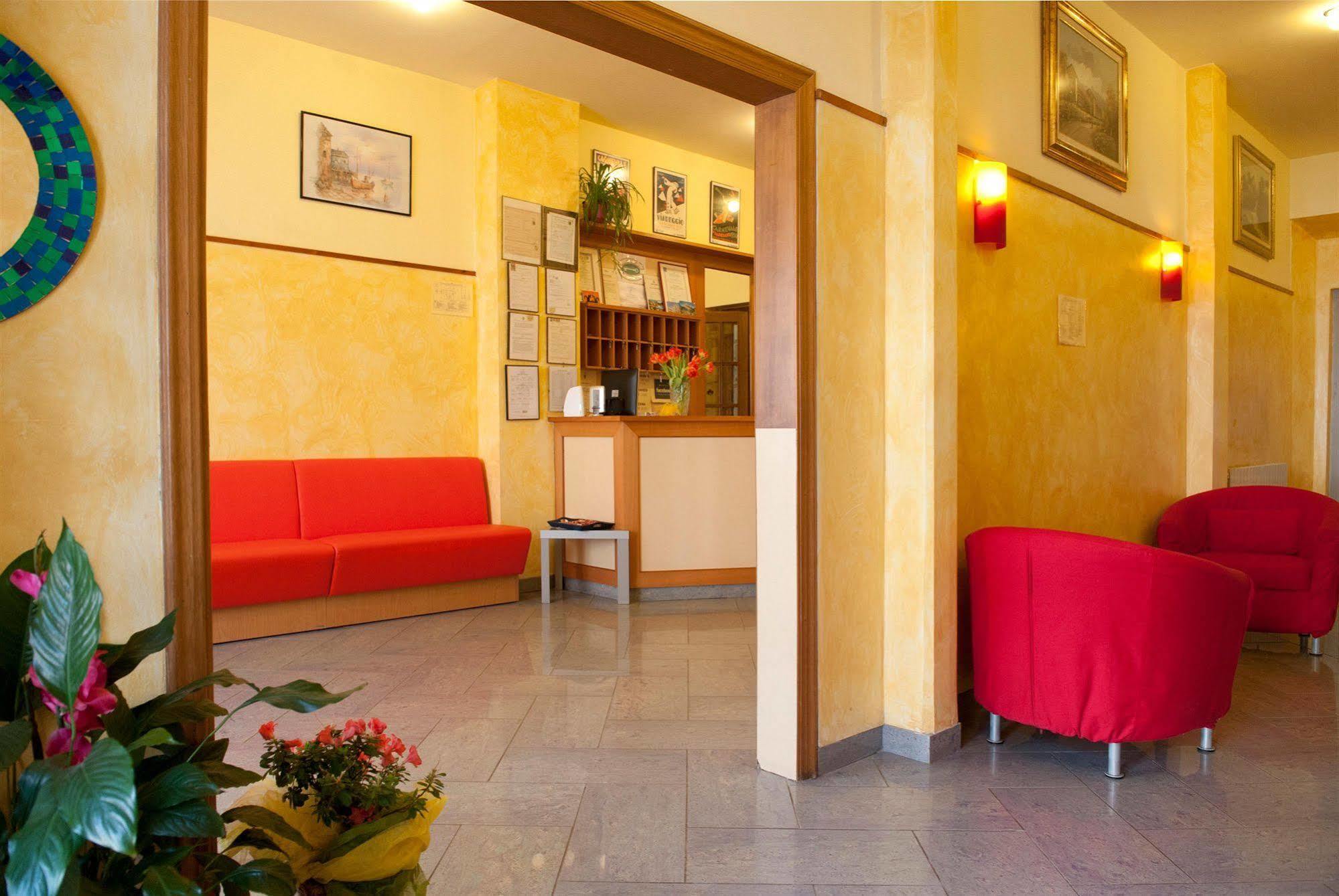 Hotel Dolly Viareggio Exteriér fotografie